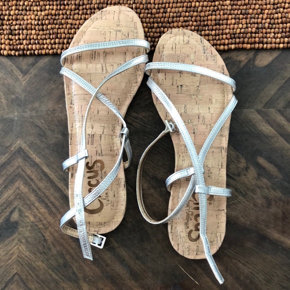 Sam Edelman Shoes - Sam Edelman Silver Cross Strap Summer Sandal Sz 7